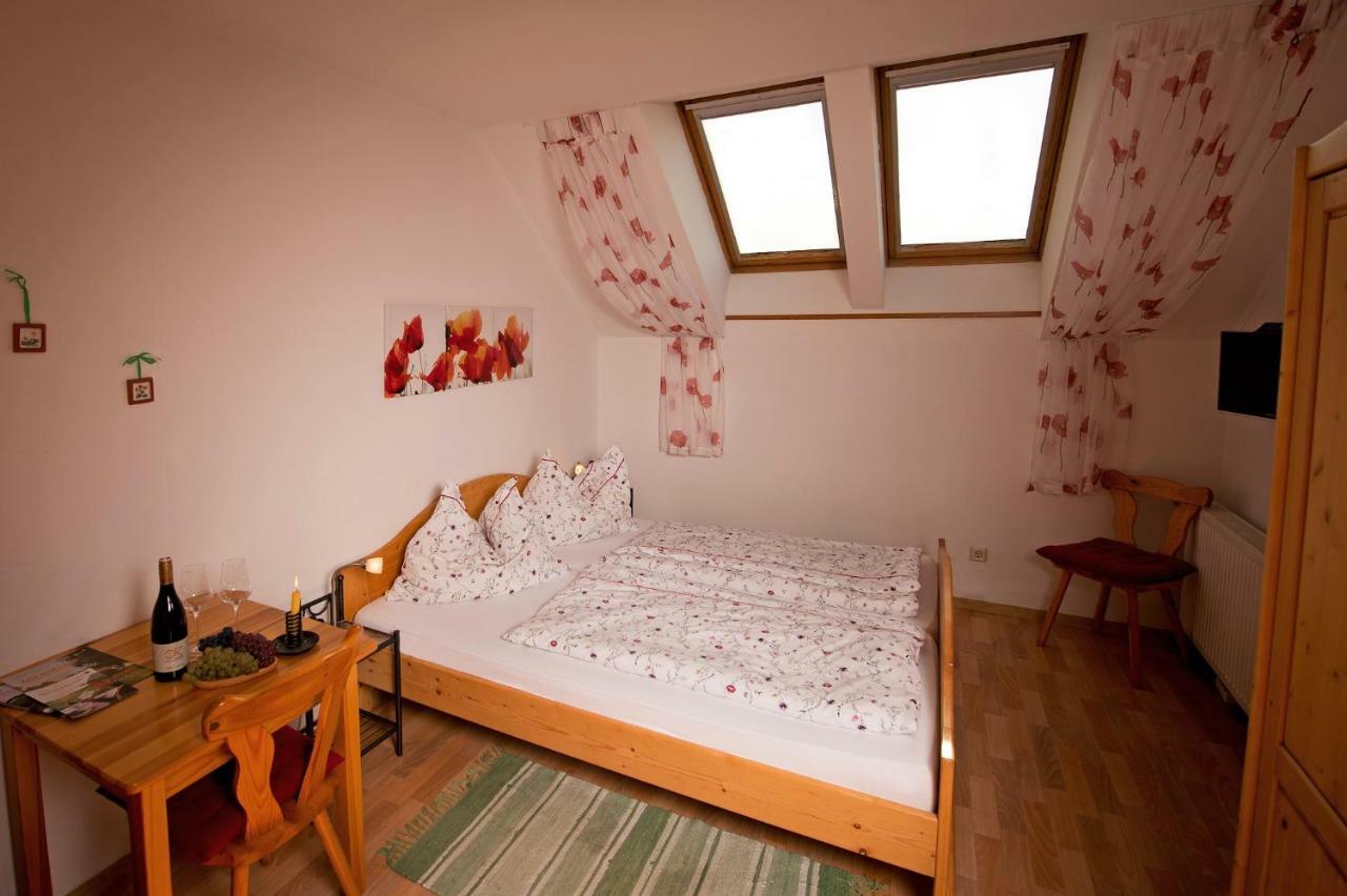 Weingut Familie Krell Hotel Mitterretzbach Esterno foto